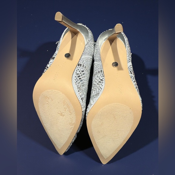 Thalia Sodi Silver Heeled Boots with Intricate Design - Picture 5 of 9